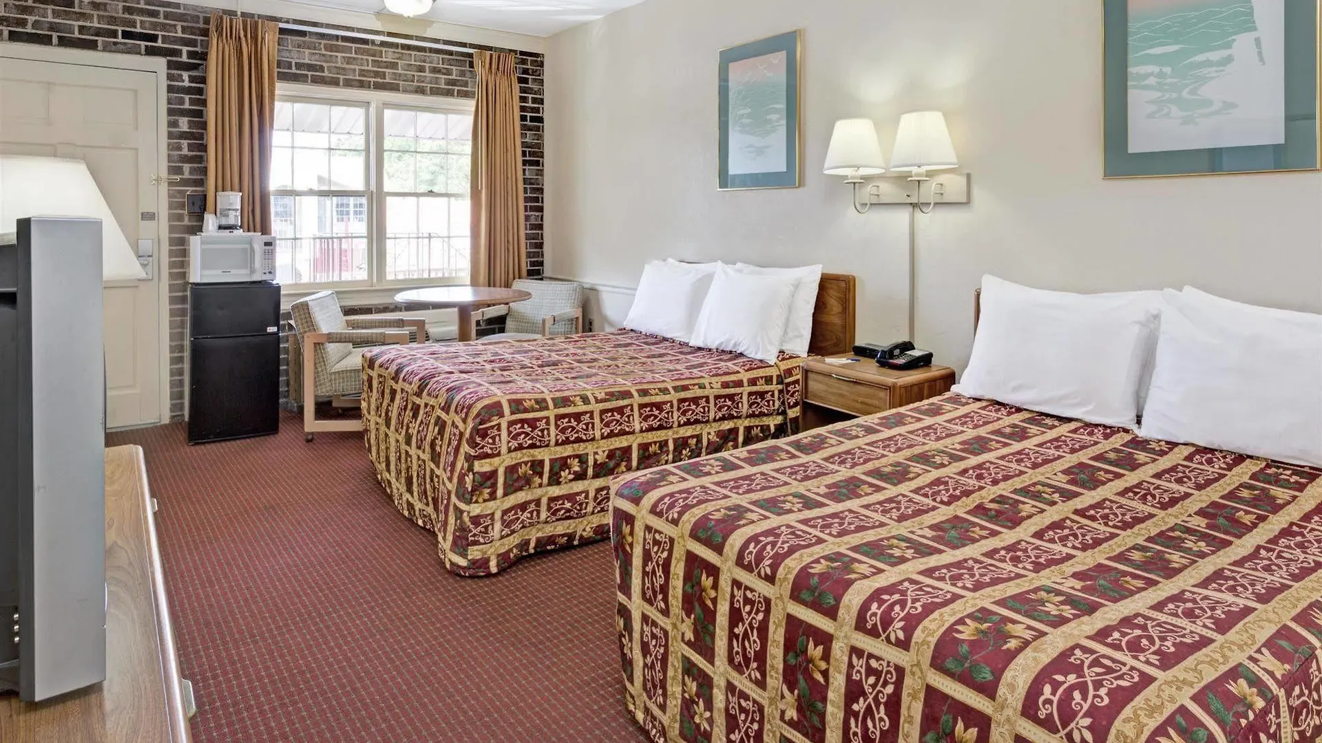 Capt. John Smith Inn Williamsburg Hotel